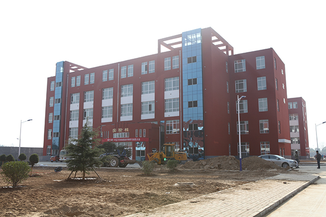 河北行唐中学科技馆.JPG
